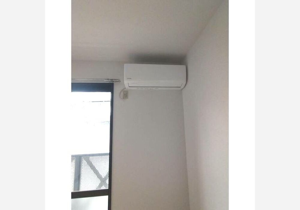 r0005195993164250405809